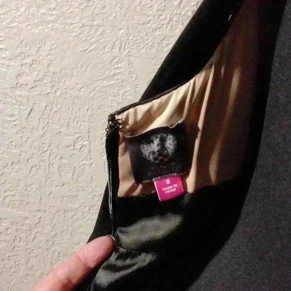 Vince camuto sequin crepe column Gown. - Picture 13 of 16